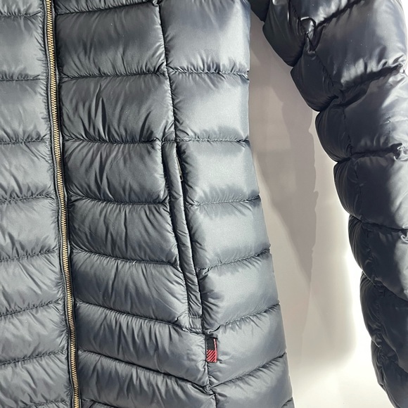 BNWT Woolrich light puffer hoodie Small black - Picture 4 of 12